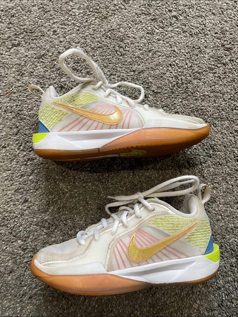 Nike Sabrina III Kids Basketball-size 1Y